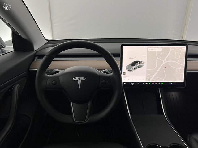 Tesla Model 3 7