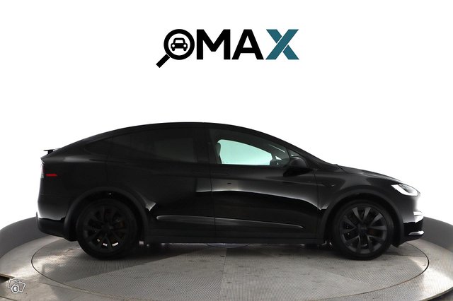 Tesla Model X 2