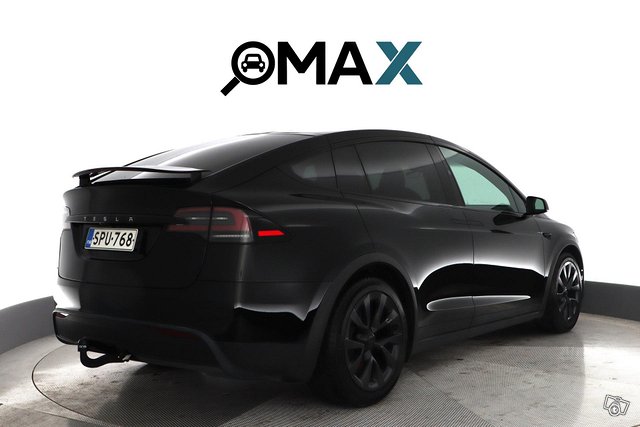 Tesla Model X 13