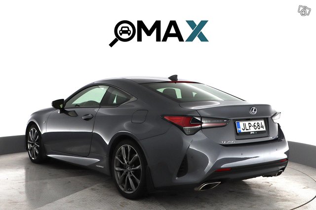 Lexus RC 19