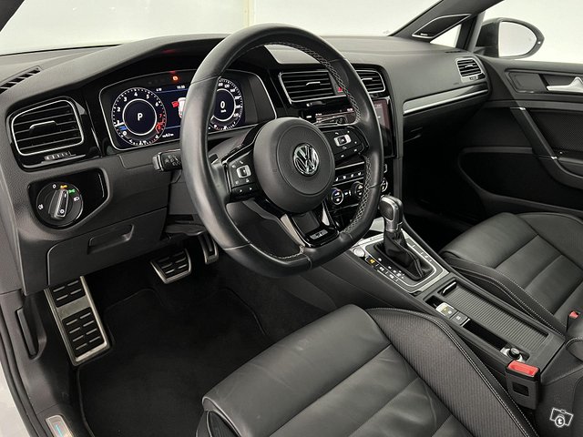 Volkswagen Golf 19