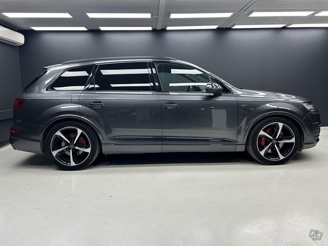 Audi SQ7 9