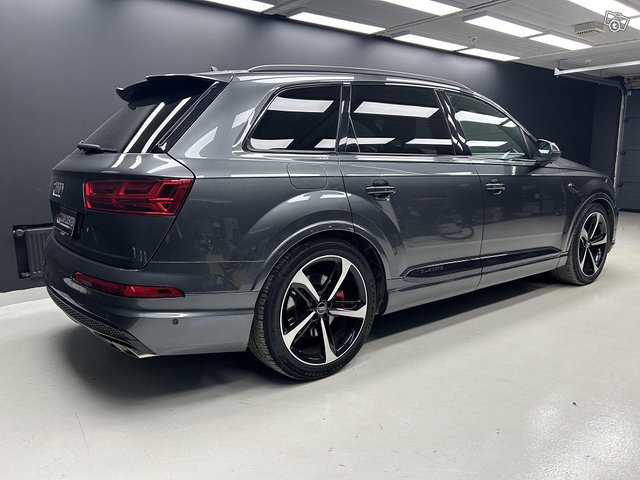 Audi SQ7 10