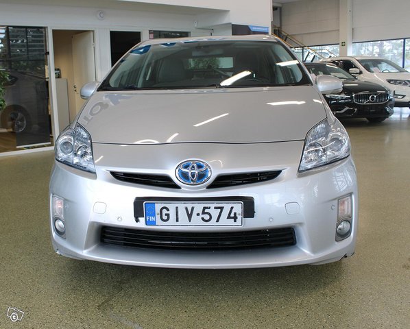 Toyota Prius 4