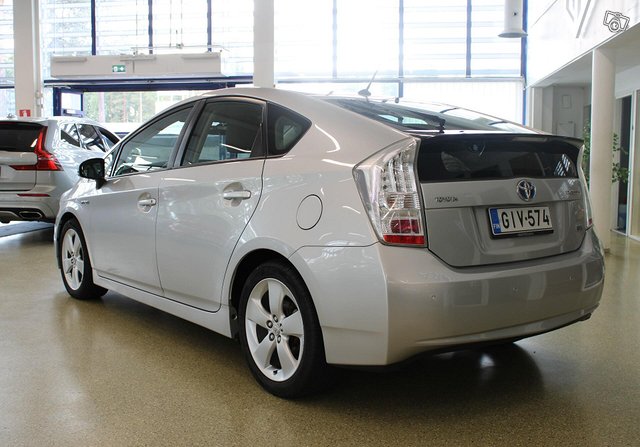 Toyota Prius 16