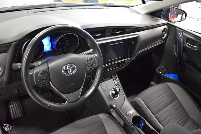 Toyota Auris 4