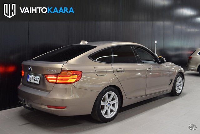 BMW 320 Gran Turismo 22