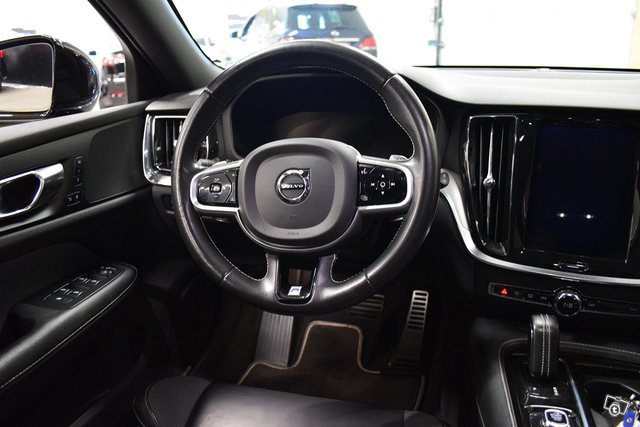 Volvo V60 11