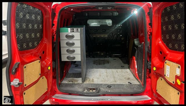 Ford Transit Connect 4