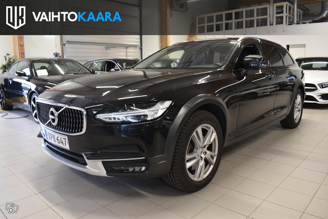 Volvo V90 Cross Country 1