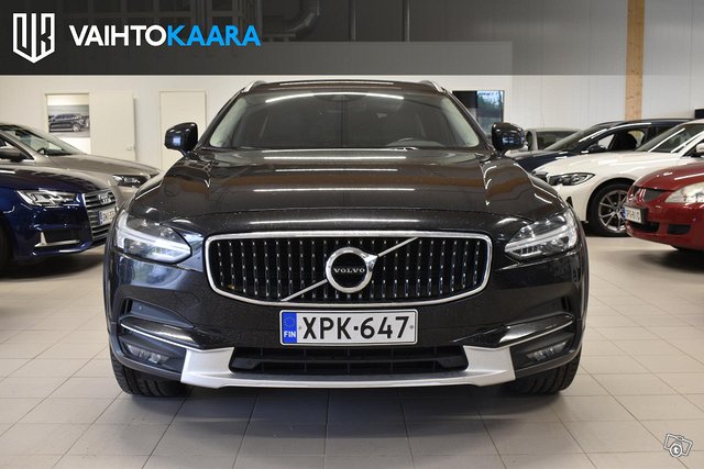 Volvo V90 Cross Country 13