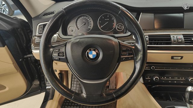 BMW 530 Gran Turismo 8