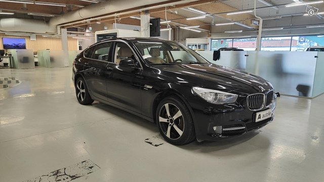 BMW 530 Gran Turismo 13