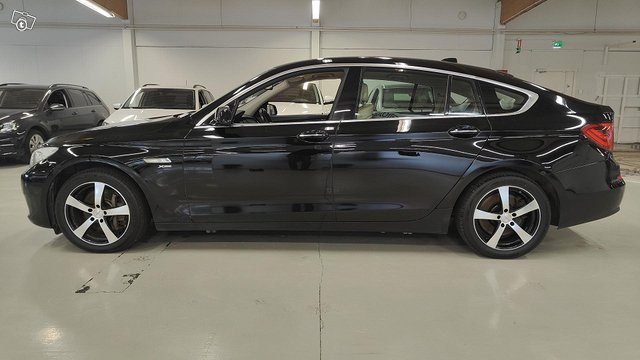 BMW 530 Gran Turismo 23