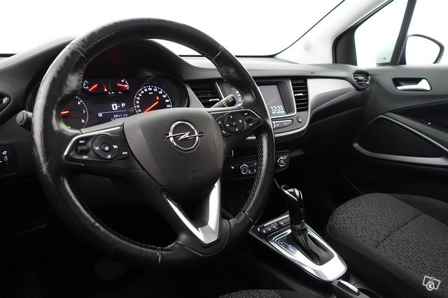 Opel Crossland X 12