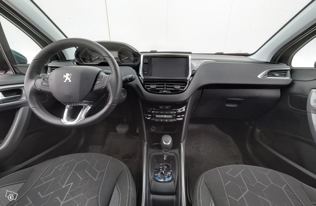 Peugeot 2008 5