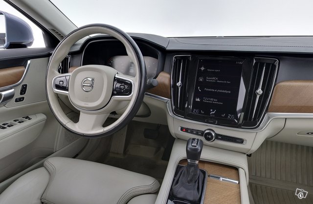 Volvo S90 11