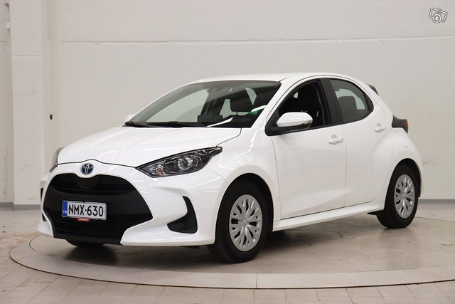 Toyota Yaris 1