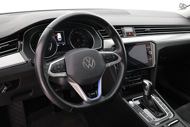 VOLKSWAGEN PASSAT 19