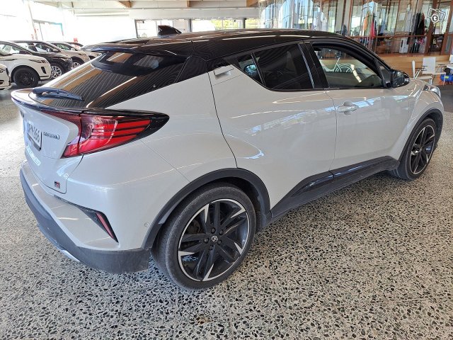 Toyota C-HR 3