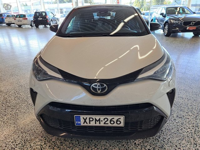 Toyota C-HR 5