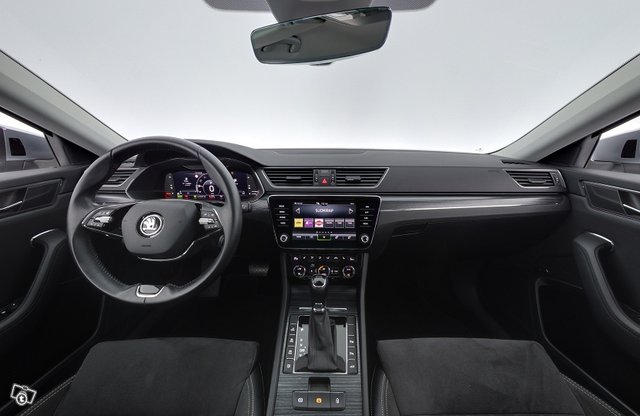 Skoda Superb 9