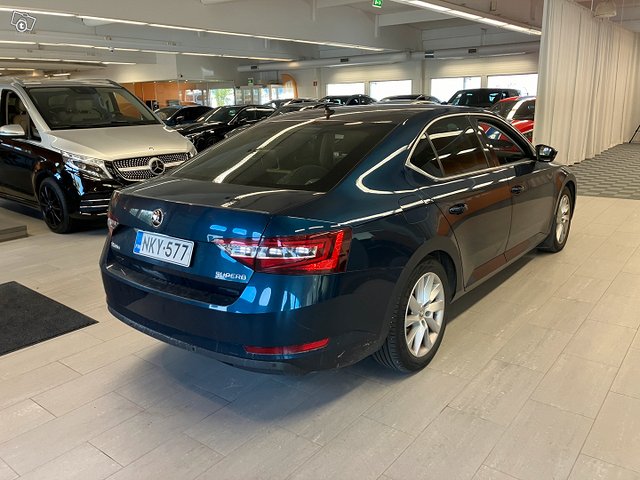 Skoda Superb 2