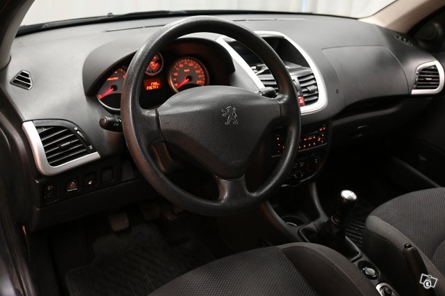 Peugeot 206+ 11