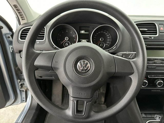 Volkswagen Golf 15