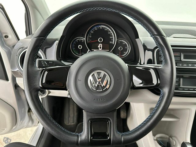 Volkswagen Up 24