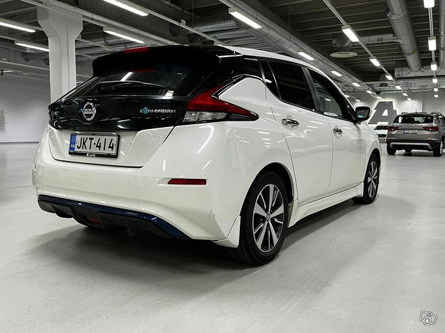 Nissan Leaf 4