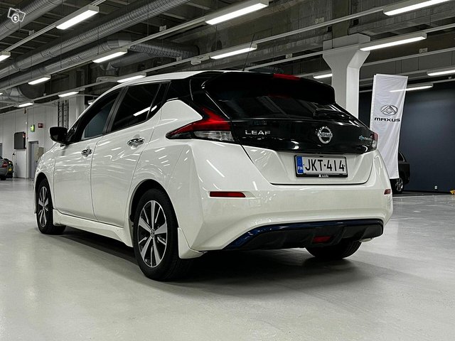 Nissan Leaf 5