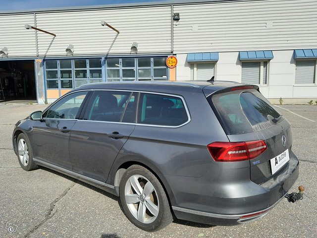 Volkswagen Passat 10