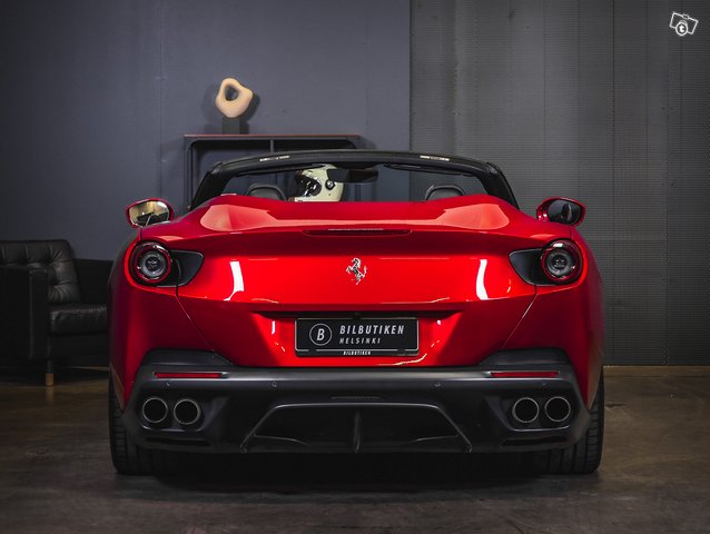 Ferrari Portofino 4