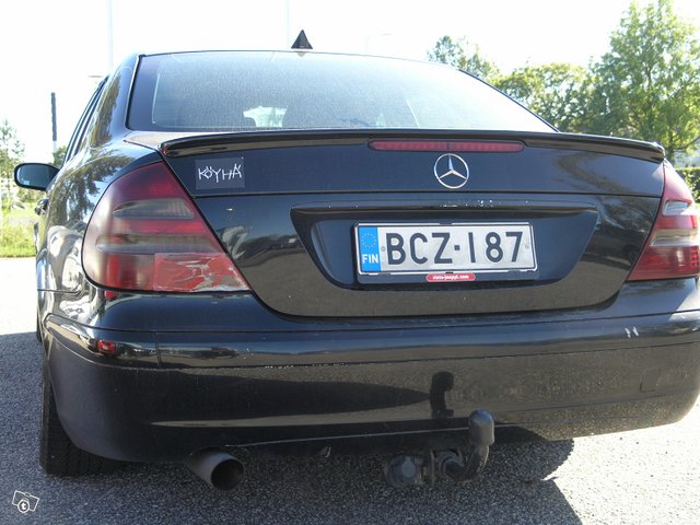 Mercedes-Benz E 200 14