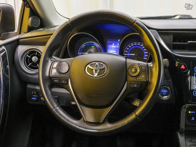 Toyota Auris 4