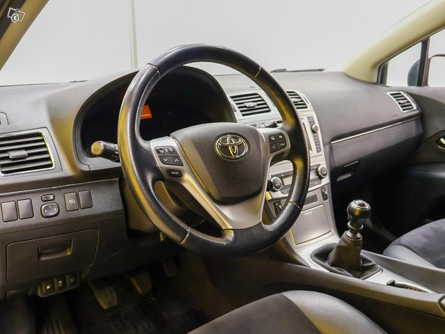 Toyota Avensis 3