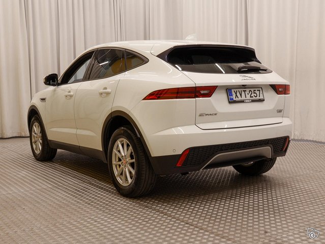 Jaguar E-Pace 16