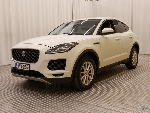 Jaguar E-Pace 17