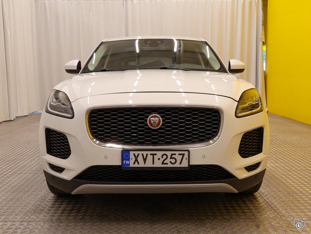 Jaguar E-Pace 18