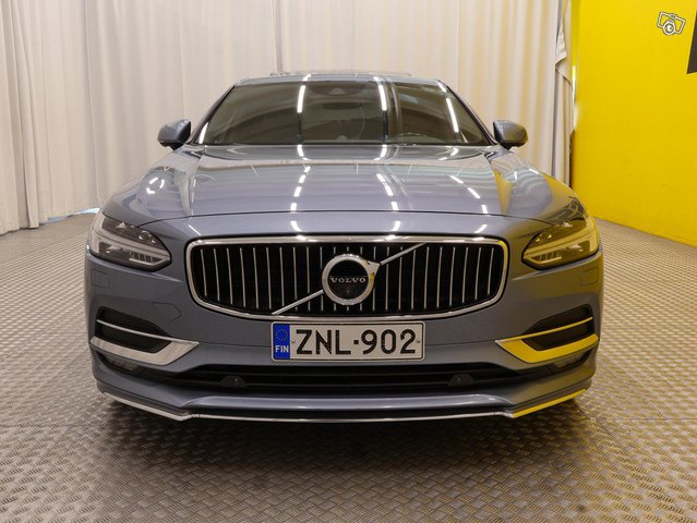 Volvo S90 23