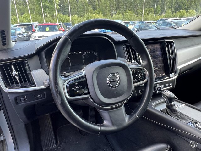 Volvo S90 24