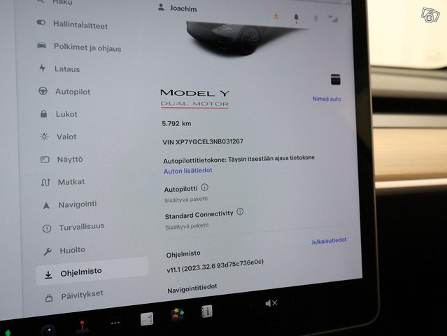 Tesla Model Y 7