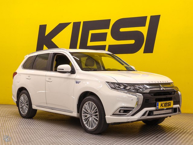 Mitsubishi Outlander PHEV 1