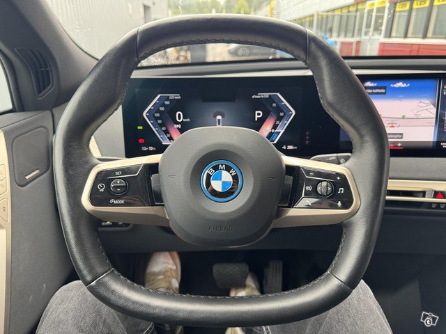 BMW IX 25