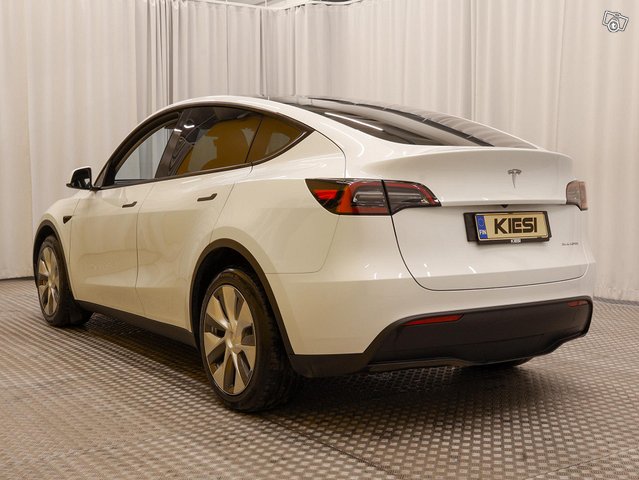 Tesla Model Y 20