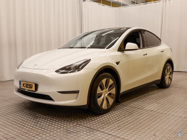 Tesla Model Y 22