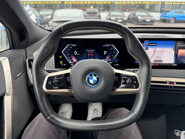 BMW IX 22