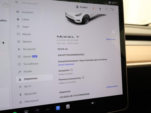 Tesla Model Y 24