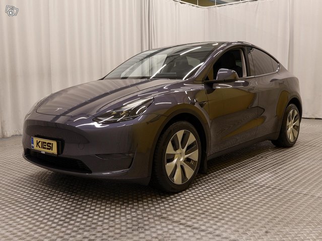 Tesla Model Y 22